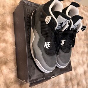 Jordan 4 retro black, grey and white